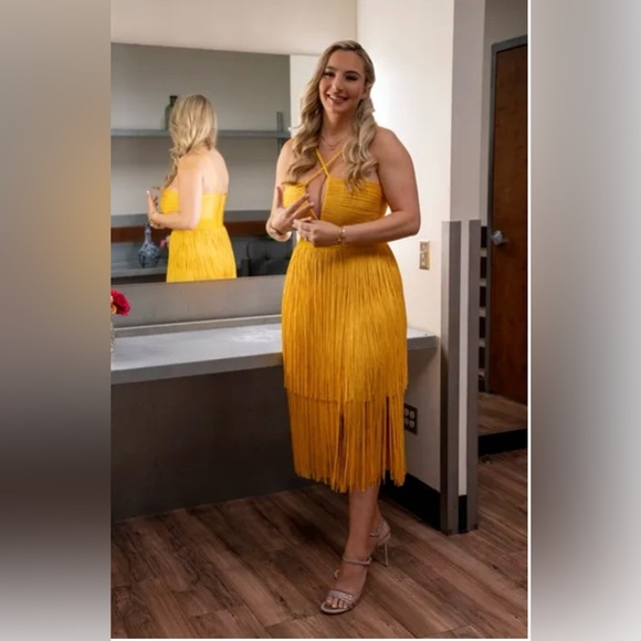 NWOT Herve Leger  Plunging Strappy Fringe Bandage Midi Dress In Marigold Size M - Picture 3 of 9